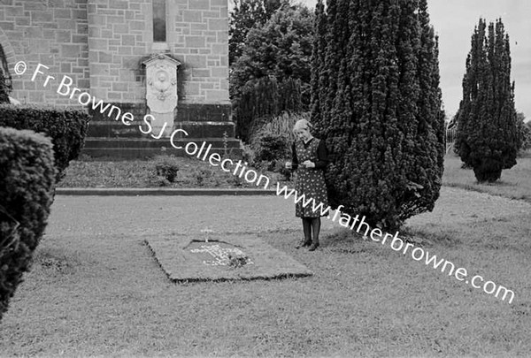 MISS THORPE AT FR.BERMINGHAM'S GRAVE